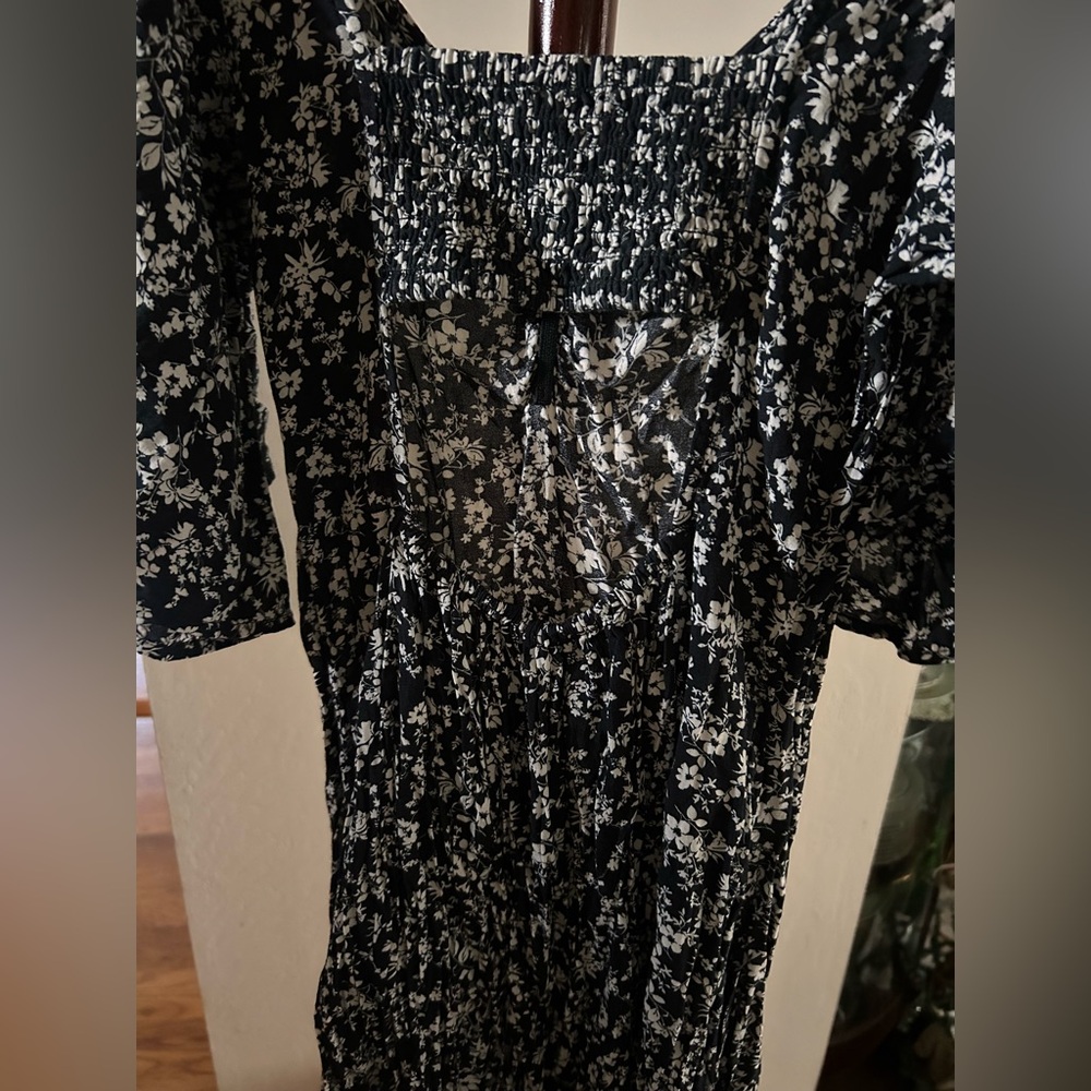a new day Black and White Floral Flutter-Sleeve Maxi Dress with Back Cut Out - Picture 4 of 6